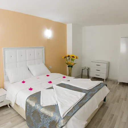 Nisan's Hotel