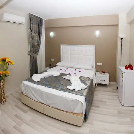 Nisan's Hotel 2*