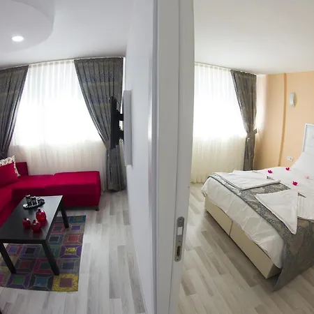 Nisan's Hotel
