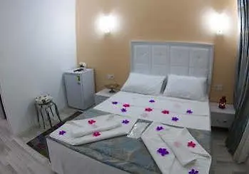 Nisan's Hotel 2*